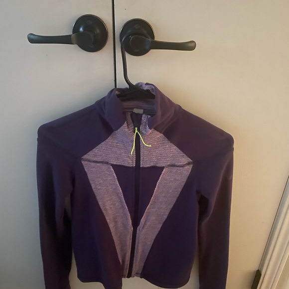 IVIVVIA JACKET💘 - Picture 2 of 2